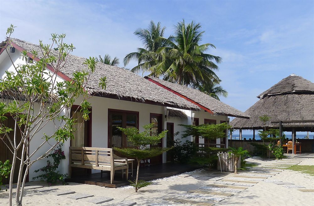 부부 빌라 Kampong Pasir Hantu 외부 사진